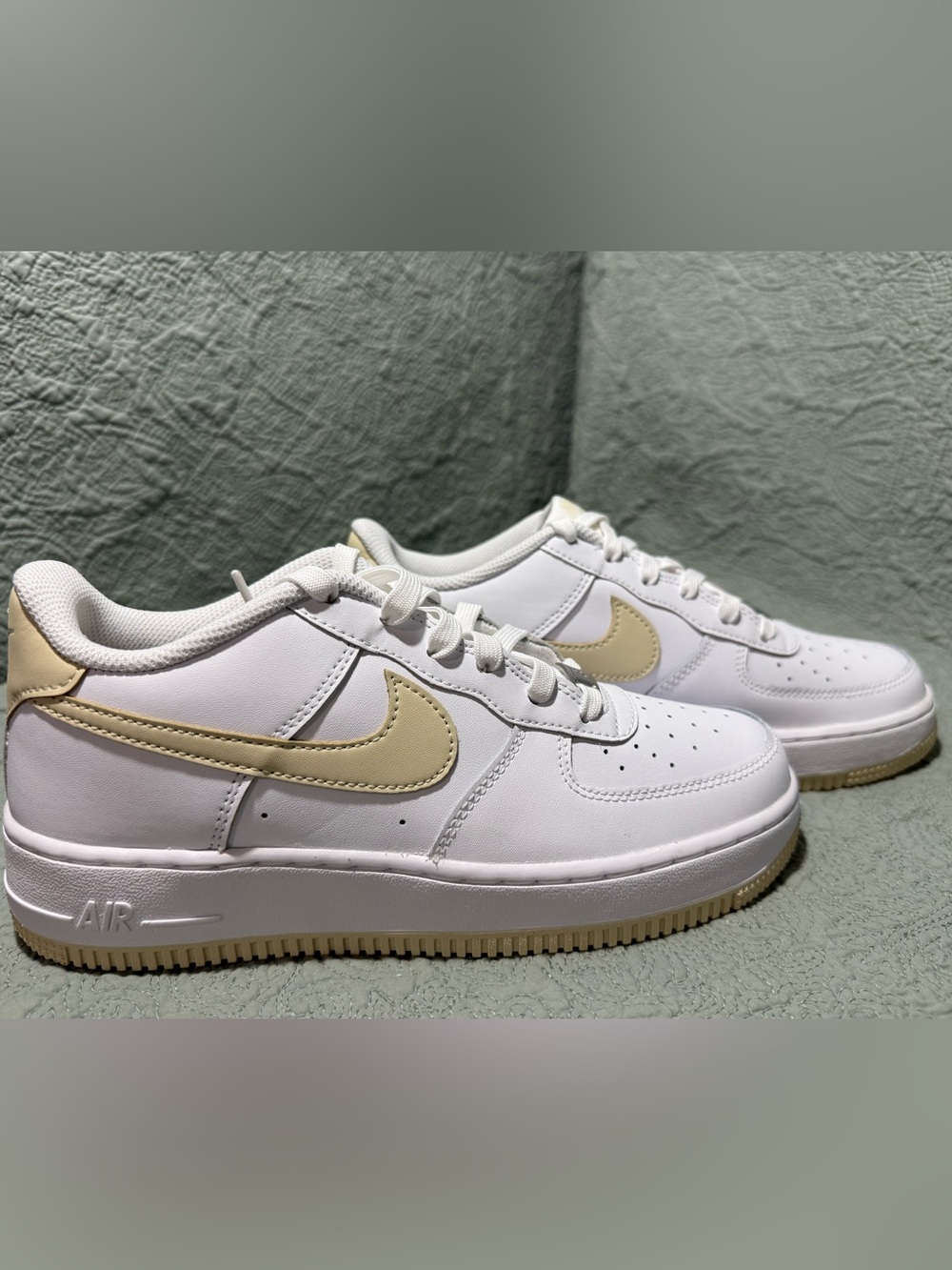 Nike Air Force 1 Size 6Y or 7.5W